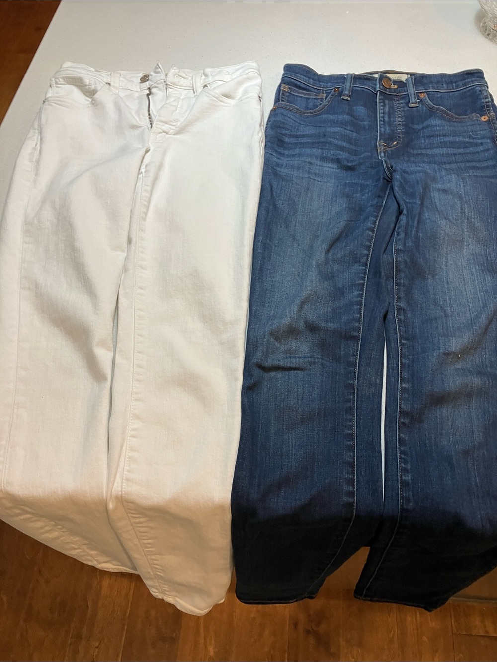 Madewell Straight-Leg Jeans Duo in White and Dark Blue size 25